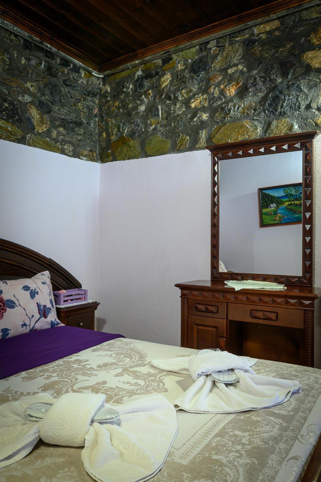 פלאיוס אגיוס אתנאסיוס Metohi Inn מראה חיצוני תמונה